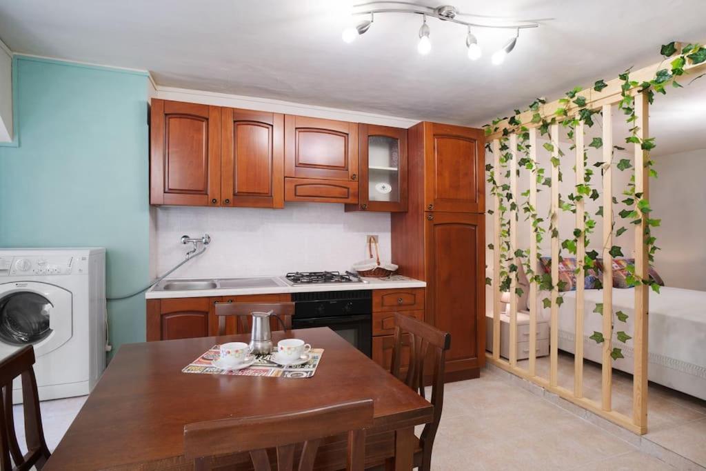 Casa Della Nonna Teresa Apartment บอร์ดิเกรา ภายนอก รูปภาพ