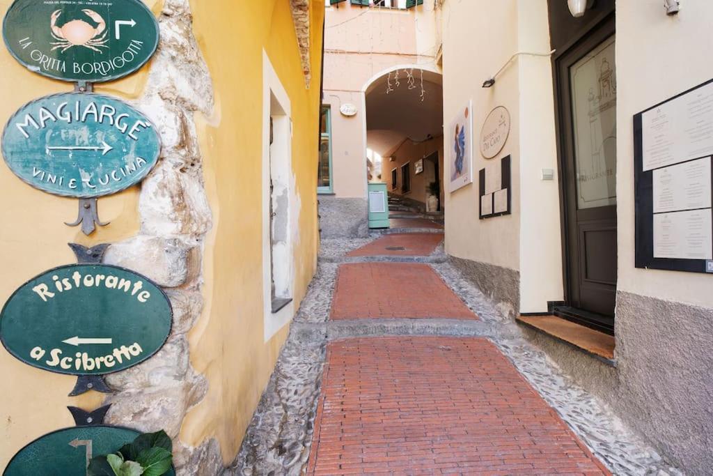 Casa Della Nonna Teresa Apartment บอร์ดิเกรา ภายนอก รูปภาพ