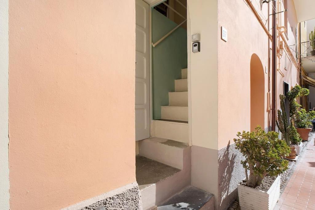 Casa Della Nonna Teresa Apartment บอร์ดิเกรา ภายนอก รูปภาพ